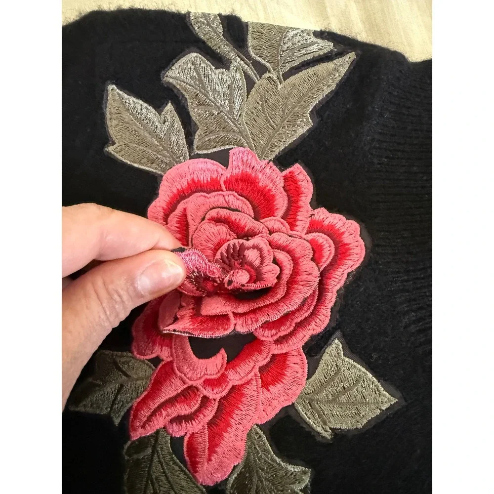 C by Bloomingdale's Black‎ Cashmere Rose Embroidered Sweater XS